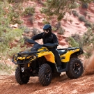 Can-Am Outlander 800R / 1000, Modelle 2012: mit 82 PS starkem 976-Kubik Rotax-Triebwerk und G2-Fahrwerk