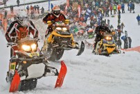 Snow SpeedHill Race in Eberschwang 2012: Snowmobile mit bis zu 100 km/h unterwegs