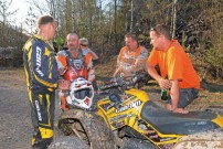 ECHT Endurocup Hessen Thüringen  Benzingespräche nach dem Rennen sind bei ECHT Pflichtprogramm