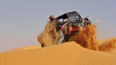 Sahara Offroad, Tunesien-Tour im Februar 2012, Buggy: Freischaufeln aus dem Dünen-Sand