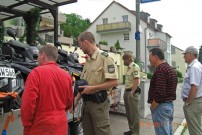 Vor dem Start: Reifen zerstochen. Welcher Psycho macht denn sowas? Vor dem Start: Reifen zerstochen. Welcher Psycho macht denn sowas?