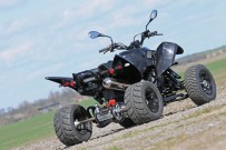 Test: Die Triton Black Lizard 450 wünscht sich Asphalt als Untergrund Test: Die Triton Black Lizard 450 wünscht sich Asphalt als Untergrund