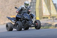 Test: Die Triton Black Lizard 450 ist konsequent fürs Kurvenräubern auf Asphalt konzipiert