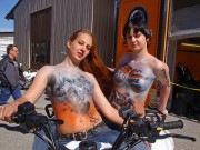 Body-Painting: Tradition bei Motax und SL Motorbike Body-Painting: Tradition bei Motax und SL Motorbike