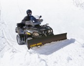 Can-Am: bietet ausgewählte Outlander-Modelle wieder als Winter-Komplettpakete mit Schneeschild, Windschutzscheibe und Griffheizung