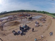 Quad-Rennsport im Schlamm, Wasserloch für den Mud Contest: 40 Meter lang und 1 Meter tief