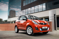 Aixam City S: Es mag wie ein Auto aussehen, doch das Aixam City S ist – wie alle Aixam-Fahrzeuge – ein vierrädriges, geschlossenes Fahrzeug, das durch sein leichtes Gewicht und seine geringe Geschwindigkeit gekennzeichnet ist und in vielen europäischen Ländern ohne PKW-Führerschein bewegt werden darf