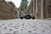 Exeet ‚Red Bull‘ 604Z: trotz Vierzylinder-Triebwerk stilistisch und farblich kaum vom Original mit Einzylinder-Motor zu unterscheiden; Foto: R. Tekisui