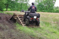 Oste-Hamme Treffen 2013: Spielwiese mit Hügel aus Euro-Paletten