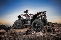 Polaris Scrambler XP 1000: aktuell das Sport-ATV mit der höchsten Leistung und Bodenfreiheit, mit der schnellsten Beschleunigung und den längsten Federwege
