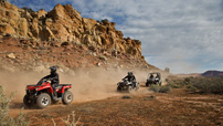 Can-Am Modelle 2015: Outlander L 450 und L 500 als neues Maß bei den Einstiegs-ATVs; bei den bekannten ATVs und Side-by-Sides sind weitreichende Überarbeitungen angekündigt