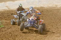 DMX Deutsche MotoCross Quad Meisterschaft 2014, 5. DMX Lauf 2014 in Reutlingen, Zweikämpfe im Mittelfeld: Dietmar Bazle vor Sina Willmann