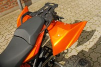 E.-ATV 1190 Adventure: Sitzbank mit Heizung für Pilot und Sozia, Federbein einstellbar auf Fahrweise und Beladung