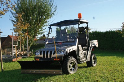 QuadMagic: zeigt an seinem Tag der offenen Tür am 27. Oktober 2012 Fahrzeuge und Ausrüstung für den Winterdienst