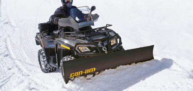 Can-Am: bietet ausgewählte Outlander-Modelle wieder als Winter-Komplettpakete mit Schneeschild, Windschutzscheibe und Griffheizung