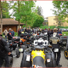 Quadtour der Lebenshilfe Aichach 2013: mit 30 Quads Menschen mit Behinderung einen schönen Tag bereiten; Bild: Andreas Pitschi