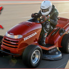 Schnellster Rasenmäher der Welt: Honda Mean Mower mit 187,6 km/h Topspeed