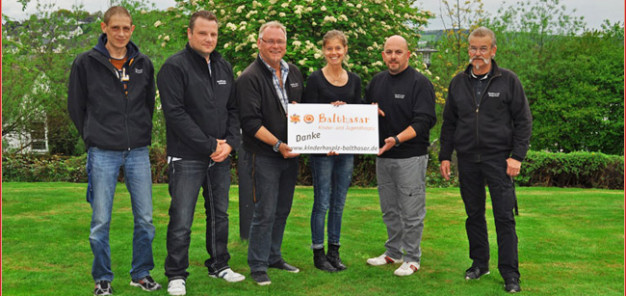 Quadfreunde Siegerland, Spende für das Kinderhospiz Balthasar in Olpe: Noel Path, Tobias Wagener, Tortsen Späth, Nicole Binnewitt, Michael Lepack und Peter Rötzel